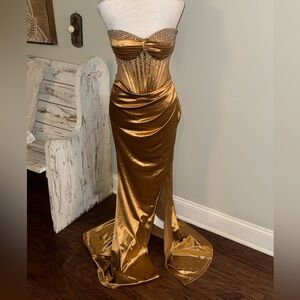 Elegant Gold Strapless Gown